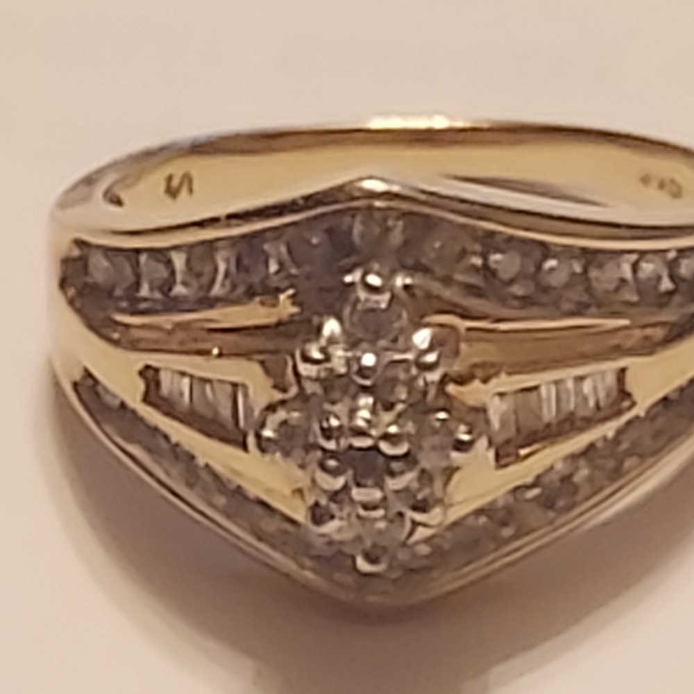 💎💍10K Yellow Gold Diamond Vintage Cluster Ring  6.06 Grams